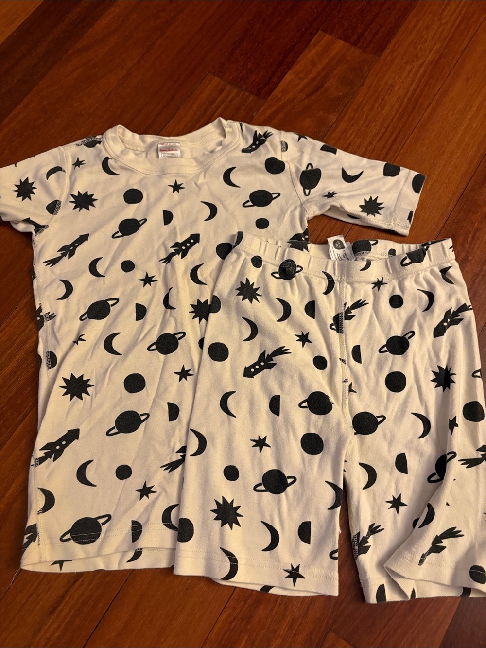 Hanna Andersson Cream Pajama Set with Black Space Motifs